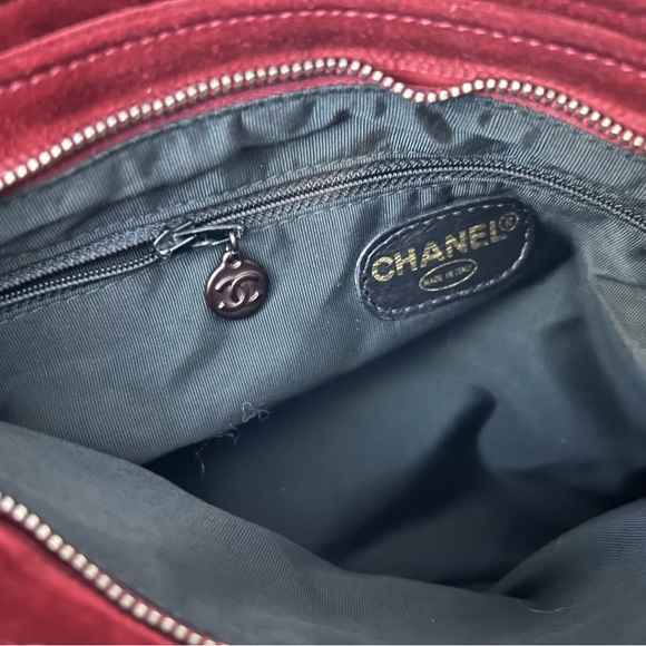 Chanel Tortoiseshell chain and suede tote bag - Picture 11 of 13